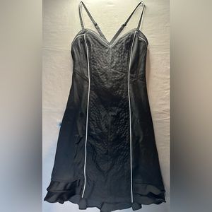 Adorable stretchy black and white mini dress size s/m great condition